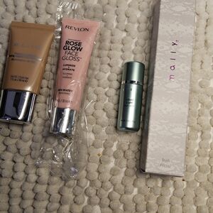 NWOT Makeup Bundle Mally Illuminator, Eye Color, makeup brush & Revlon Rose Glow